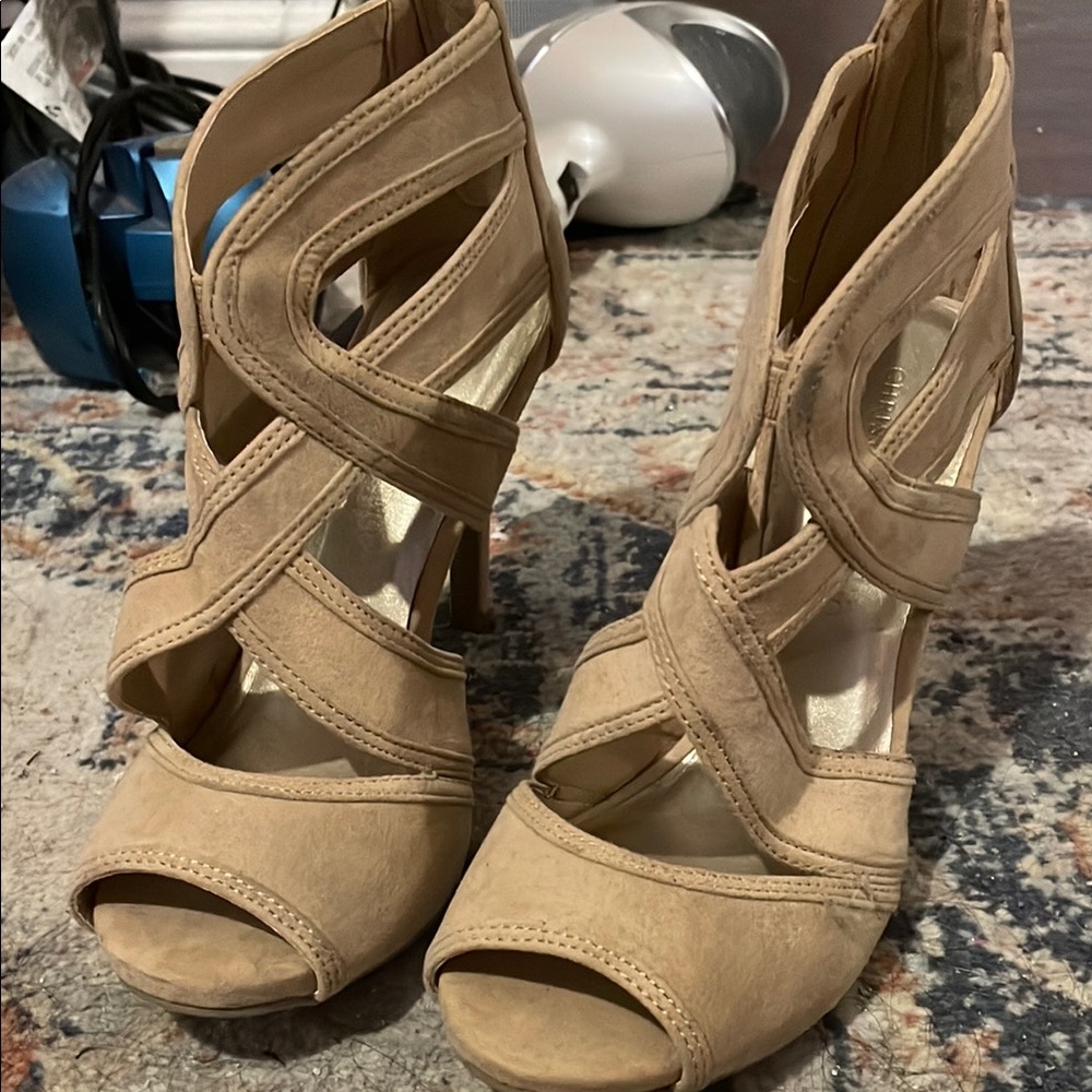 Elegant Tan Women's Heels